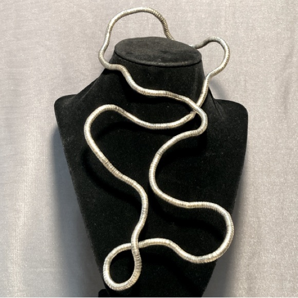 Vintage Flexible Metal Coil Abstract Necklace - Picture 3 of 12